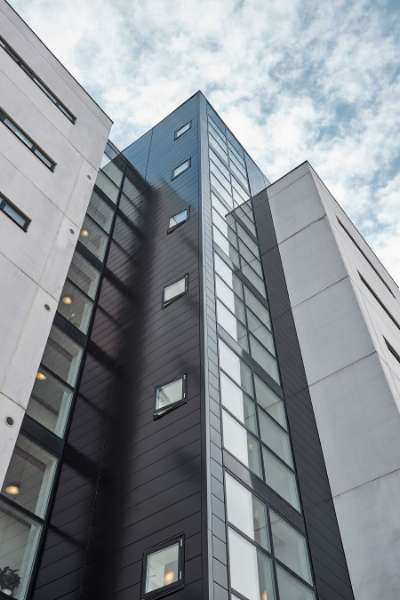 Concrete blocks of flats “glued together” with aluminium profiles, Svanelundsbakken 16-22, 9800 Hjørring